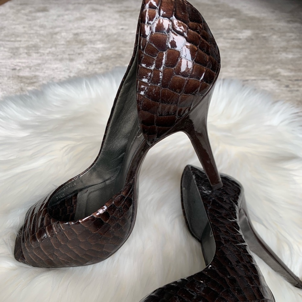 Jessica Simpson open toe snake skin heels. Exc con